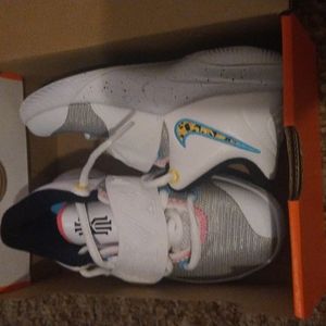 Kyrie kid shoes